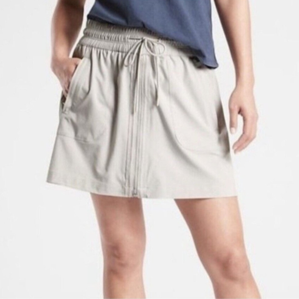 Athleta Expedition Zip Front Athletic Skirt Skort Size 6 Birch Gray Tennis Golf